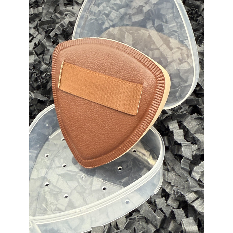 Blender do makijażu Bondly Lashes - trójkątna gąbka precyzyjna